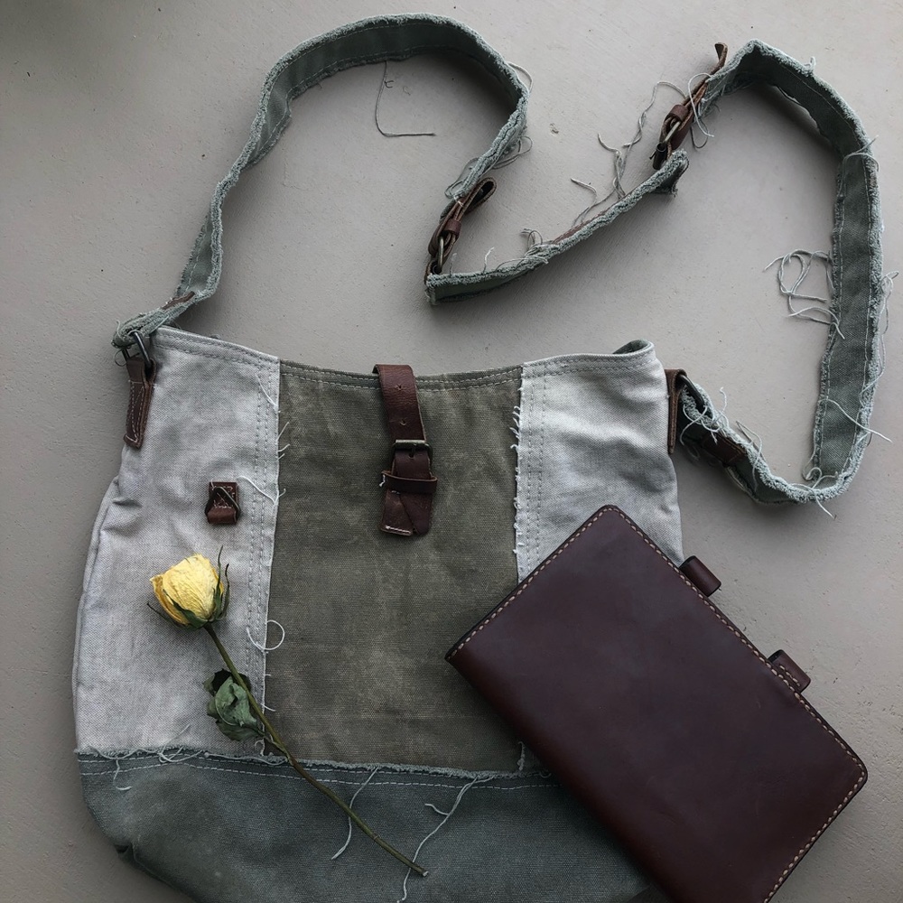 Unknown brand green saddle bag
